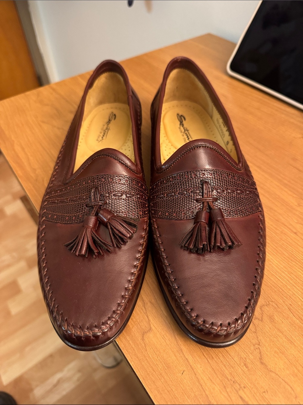 Sequoia Tan Shoe Box with Dark Brown Trim